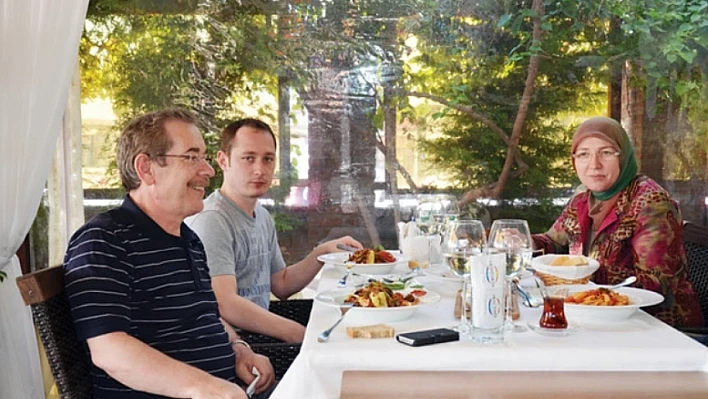 Abdüllatif Şener'in Oğlu Cumhurbaşkanına Hakaretten Tutuklandı