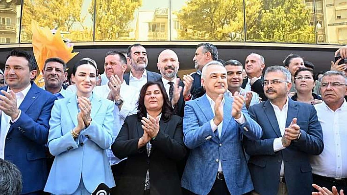 AK Parti teşkilatından Aydın Büyükşehir Belediye Başkanı Özlem Çerçioğlu'na 'Hayırlı olsun' ziyareti