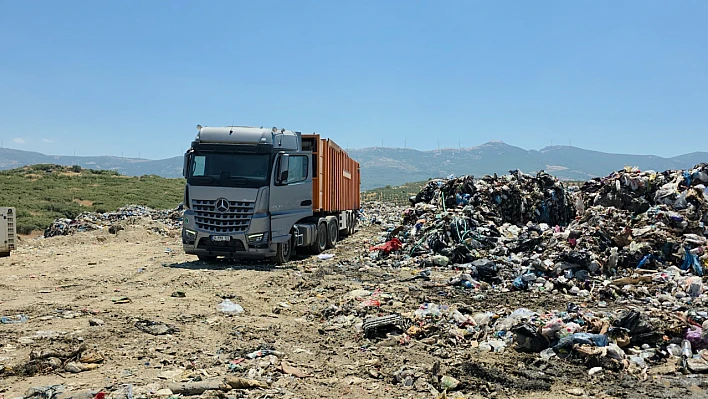 AK Parti Tire İlçe Başkanı Uğurlu'dan İzmir Büyükşehir Belediyesi'ne 'Vahşi Depolama' tepkisi