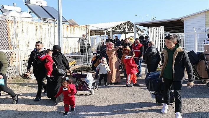 Bakan Yerlikaya: 15 Günde 25 Binden Fazla Suriyeli Ülkesine Döndü