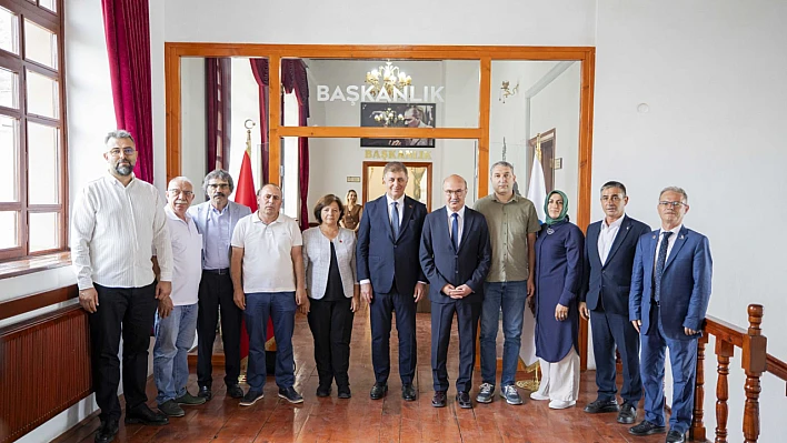 Başkan Tugay'dan Şehit Orman   İşçisi İbrahim Demir'in Ailesine  Anlamlı
