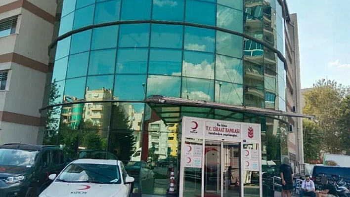 Bayraklı Kızılay Şubesi 3 yılda Türkiye üçüncüsü oldu