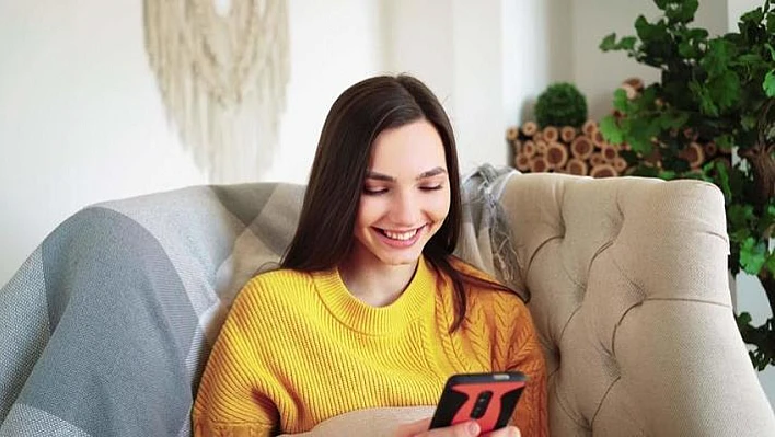 Bilgisayar ve Telefon Çenenize Zarar Verebilir
