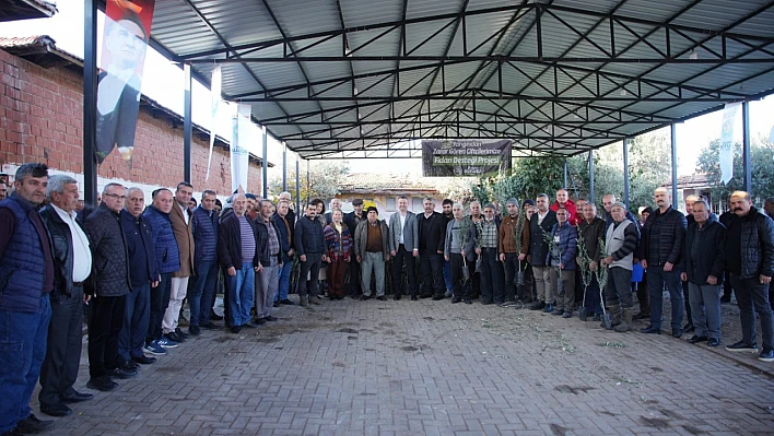 Büyükşehir'den doğal afet mağduru üreticilere fidan desteği