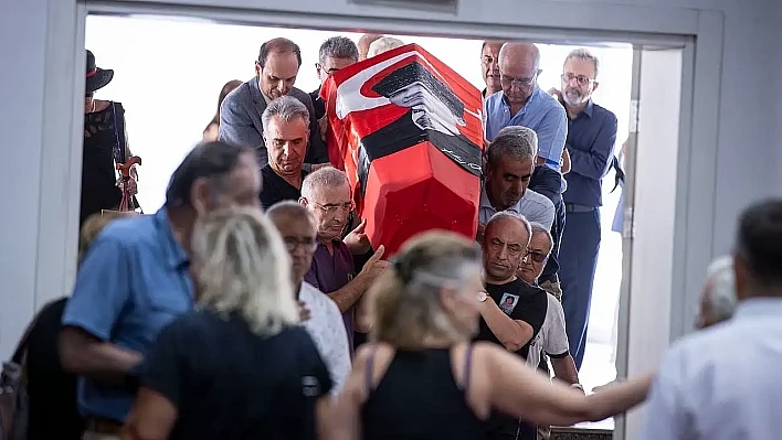 Cemil Tugay, tıp dünyasının duayeni Emel Tümbay'ı son yolculuğuna uğurladı