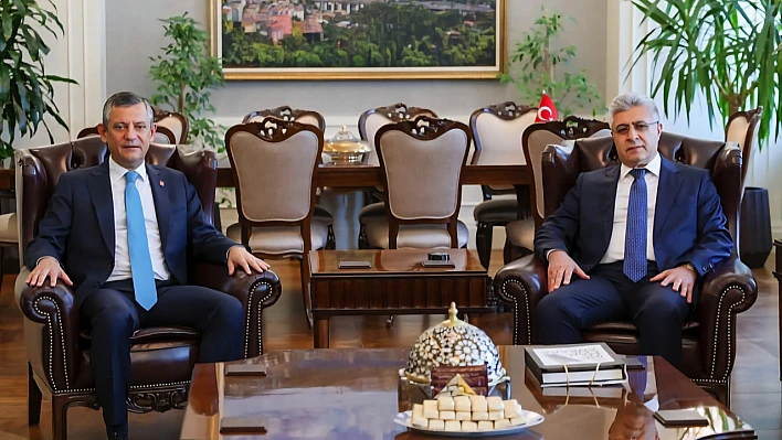 CHP Lideri Özgür Özel'den Yargıtay'a ziyaret