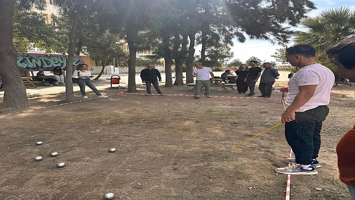 Çiğli Fen Lisesi'nde Öğretmenlerarası Bocce Turnuvası Heyecanı!