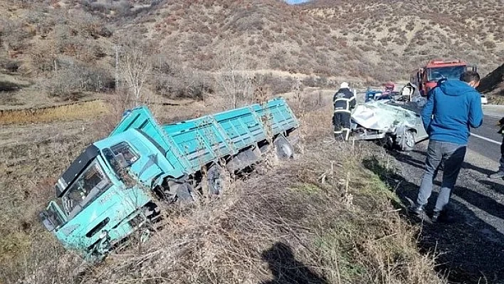Çorum'da Feci Kaza: 2 Kişi Hayatını Kaybetti