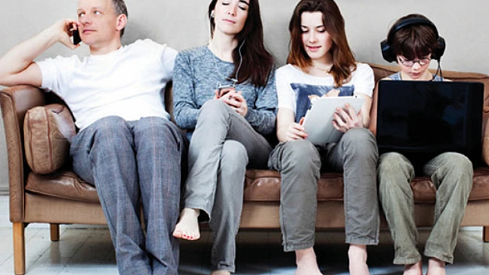 Dijital çağda aile: Web 3.0'ın göçmenleri ve doğanları arasında bir uçurum