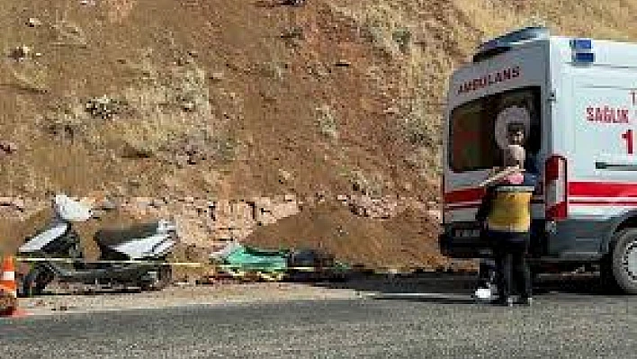 Direksiyon hakimiyetini kaybeden motosiklet sürücüsü ağır yaralandı
