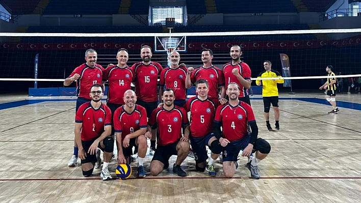 Ege Üniversitesi voleybol takımı finallerde: Namağlup yolculuk devam ediyor