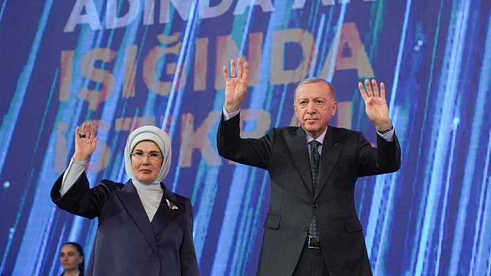 Emine Erdoğan'dan kongre paylaşımı!