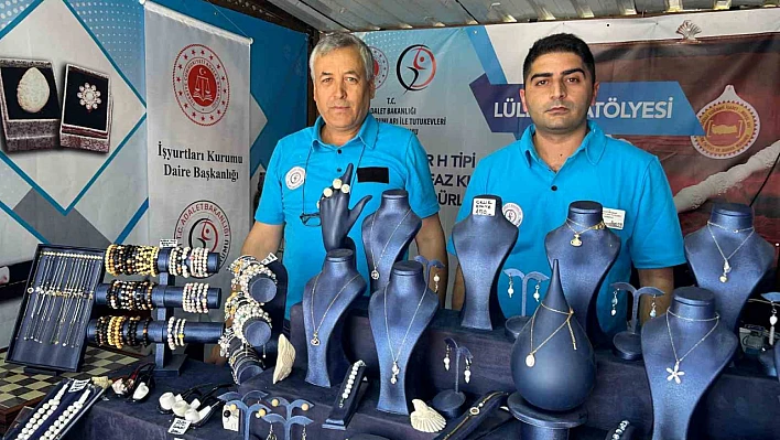 Eskişehir'in 'beyaz altını' lületaşı, Van'da ilgi odağı oldu
