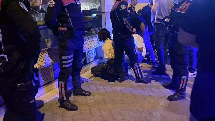 Eskişehir'de benzin istasyonunda anahtarı kontağa bırakılan otomobil çalındı