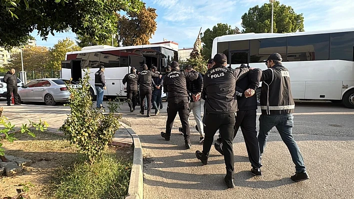 FETÖ'ye yönelik 'Kıskaç-38' operasyonları: 24 tutuklama