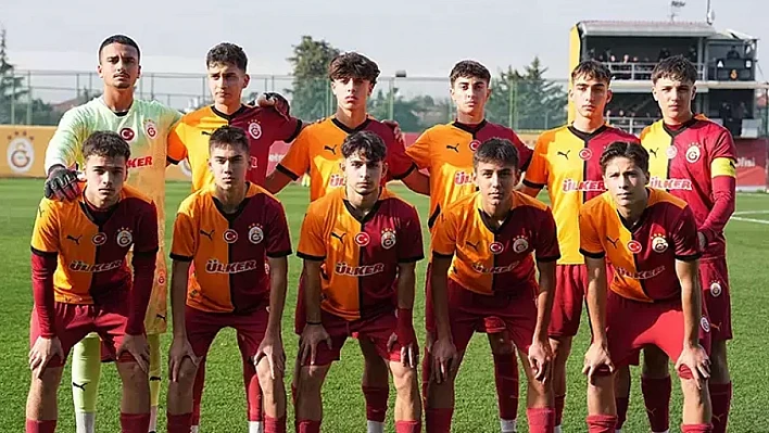 Galatasaray U17 Fenerbahçe U17'yi 8-1 Yendi