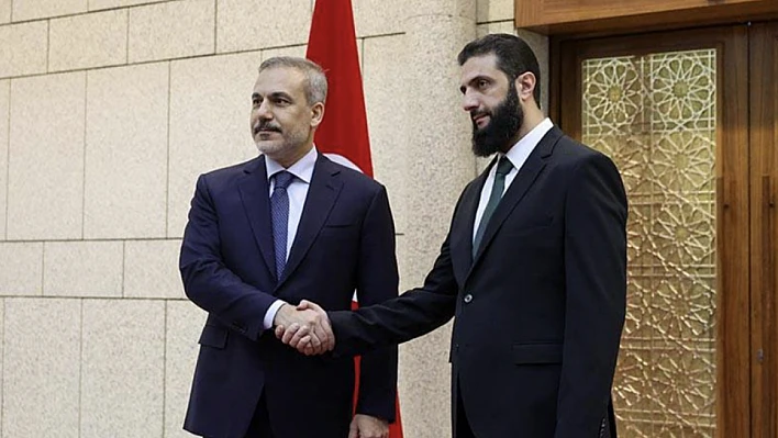 Hakan Fidan Suriye Devletinin Yeni Adını ve Bayrağını Açıkladı