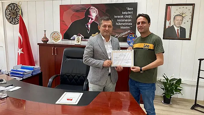 Harun Yolaçan'a 'Efeler Yolu Gastronomi Günleri'ne katkısından dolayı teşekkür belgesi
