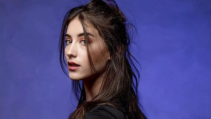 Hazal Kaya hastalığını açıkladı