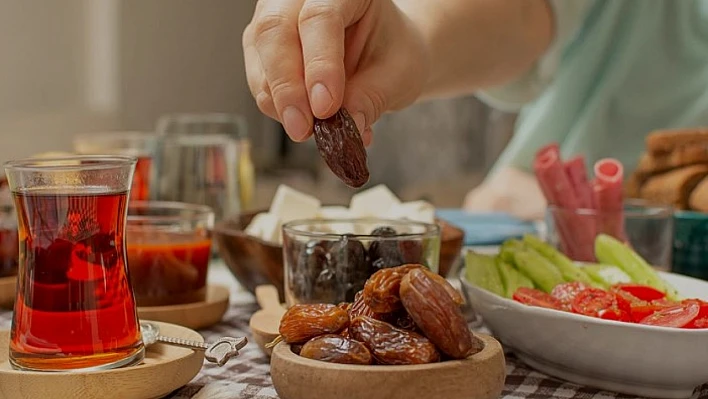 İftarda hızlı yemek tüketmek şişmanlamaya neden olabilir