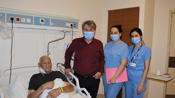 İki nakille üçüncü hayatını yaşıyor