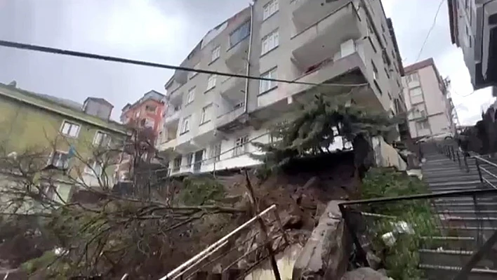 İstanbul'da istinat duvarı çöktü!