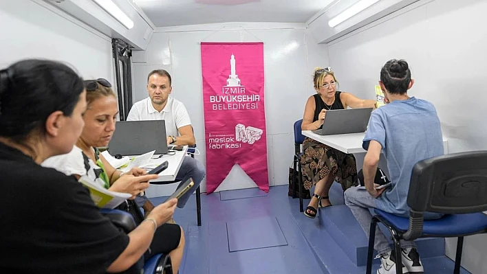 İzBB'nin mobil istihdam aracı iş arayanlarla işverenleri bir araya getiriyor