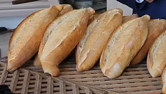 İzmir'de ekmek fiyatları yükseldi, Halk Ekmek sabit kaldı
