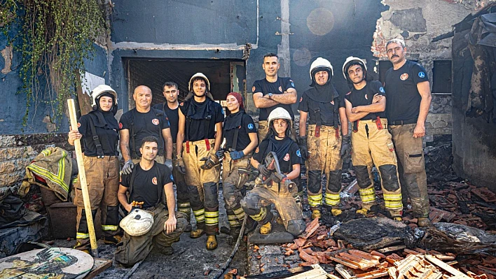 İzmir'de Tarihin En Zorlu Yangın Sezonu: Binlerce Hektar Küle Döndü