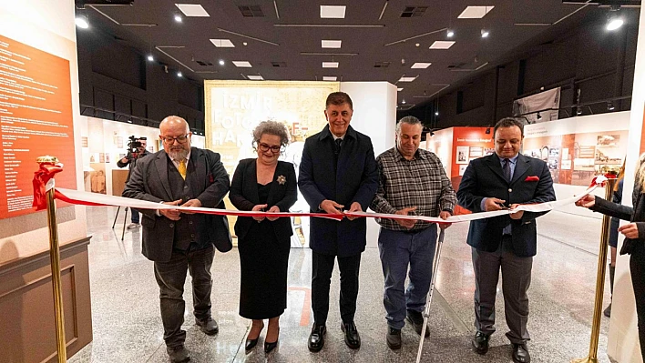 İzmir'in fotoğraf tarihine ışık tutacak sergi açıldı