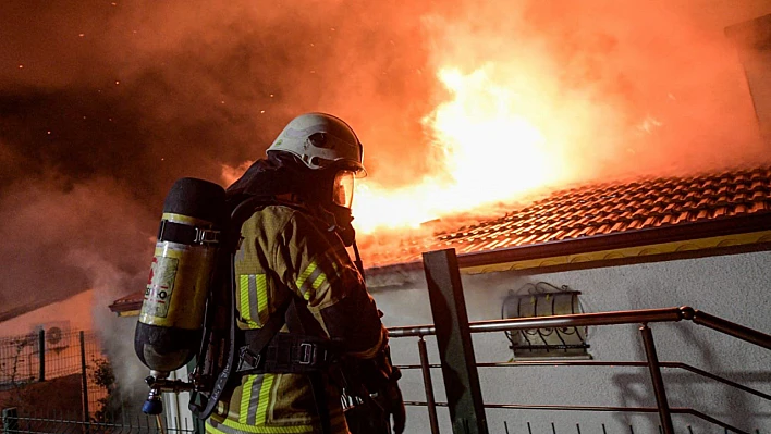 İzmir İtfaiyesi, yangın riskine karşı dikkatli olunması çağrısında bulundu
