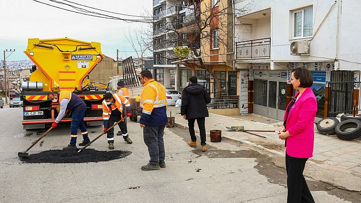 Karabağlar'da asfalt yama 'robotu' devrede