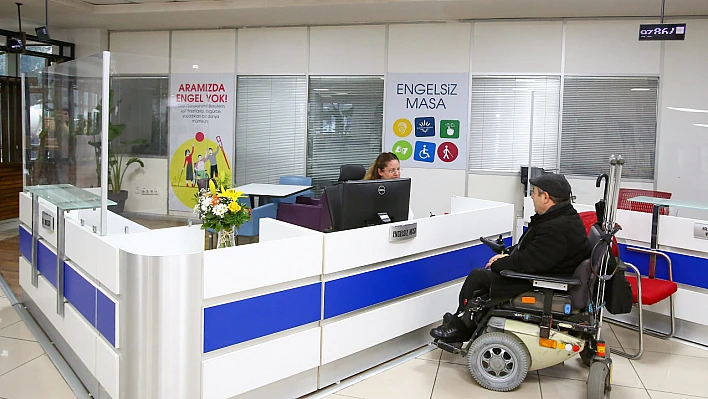 Karabağlar'da Engelsiz Masa Hizmeti Başladı