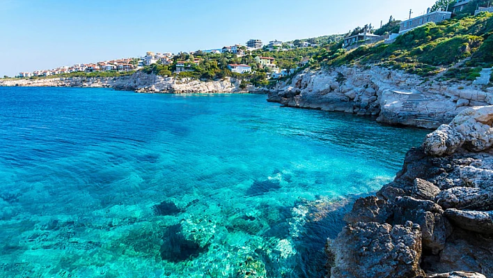 Karaburun'un saklı koylarında bir kültür molası