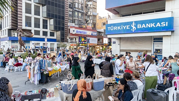 Karşıyaka Gece Pazarı Yeniden Başlıyor