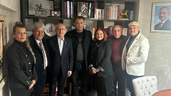 Kemal Kılıçdaroğlu TV9 İzmir yönetimini kabul etti