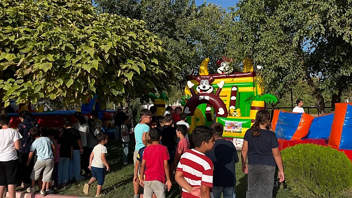 Kiraz Fuarı'nda Çocuklara Tiyatro Coşkusu