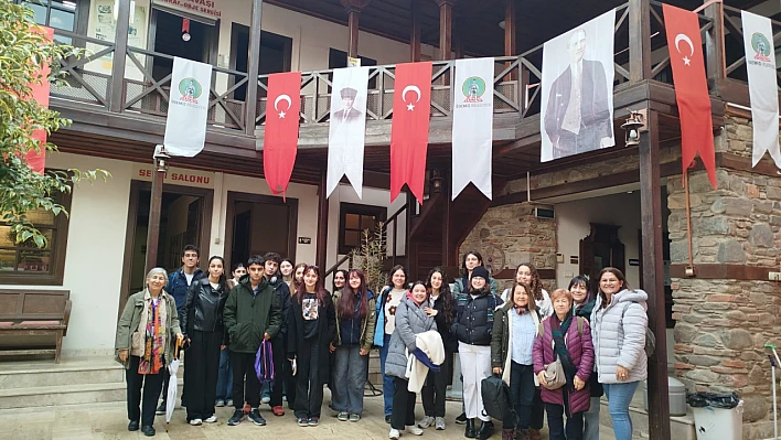 Kitaplarla yolculuk: İzmirliler kültürel keşfe çıkıyor