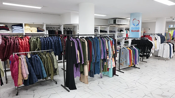 Konak Belediyesi, ihtiyaç sahipleri için kışlık giysi desteğini başlattı