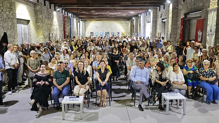 Konak'ta Kültür ve Sanat rüzgarı: 'İz Bırakan Eller Karma Sergisi' sanatseverlerle buluştu