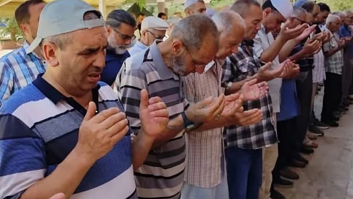 Kuraklık endişesiyle dualar semaya yükseldi