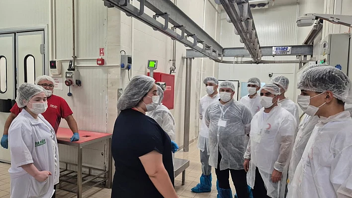 Malatyalı gençler Tire'nin Örnek Tarım ve Hayvancılık Tesislerini ziyaret etti