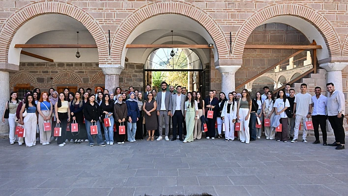 Manisa Büyükşehir Belediyesi'nden yeni üniversitelilere oryantasyon gezisi