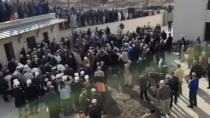Menzil Cemaati'nde İnşaat Gerginliği Taşlı Sopalı Kavgaya Dönüştü
