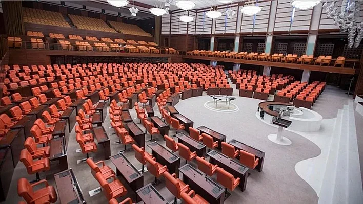 Milletvekillerin trafikte cezadan muaf tutulacağı iddiası tepki çekti