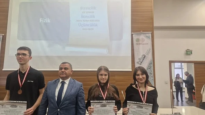 Ödemişli öğrenci Elif Şengür, İzmir Bilim Olimpiyatları Fizik birincisi oldu