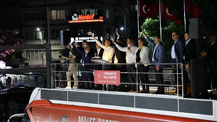 Özgür Özel'den Erdoğan'a siyasi oklar: 'Kumpasçı, darbeci, milli irade hırsızı'