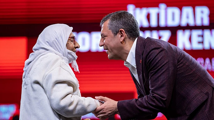 Özgür Özel: 'İzmir Biziz, Biz İzmir'iz'