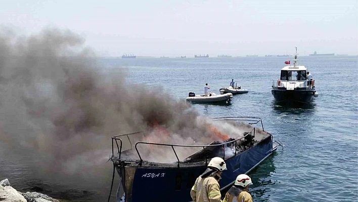 Pendik Marina'da tekne yakıt deposunda yangın çıktı