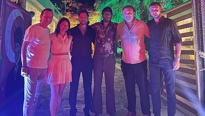 Retrobüs, Ayıbalığı Beach & Club'ta sahne aldı